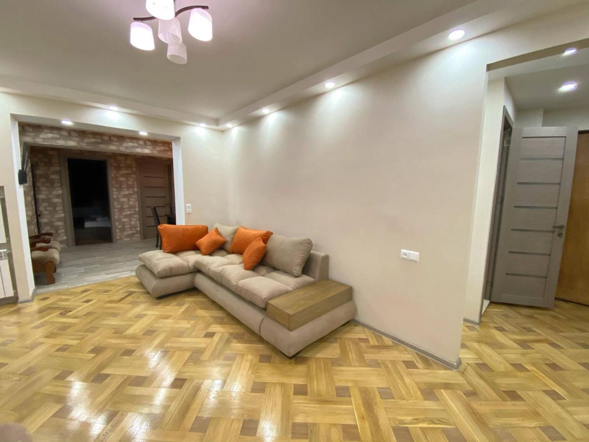 Superior Apartment On Kostava Tbilisi Exterior foto